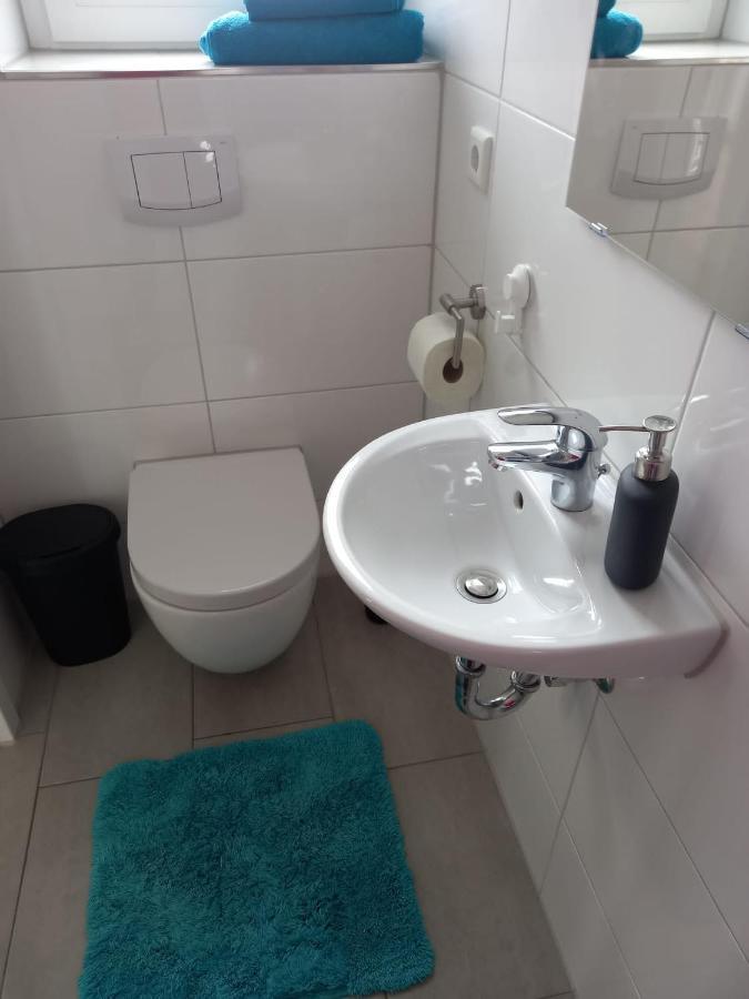 Neubau Appartement Mit Terasse, Privater Eingang,Parkplatz,Kueche Fürth Eksteriør bilde