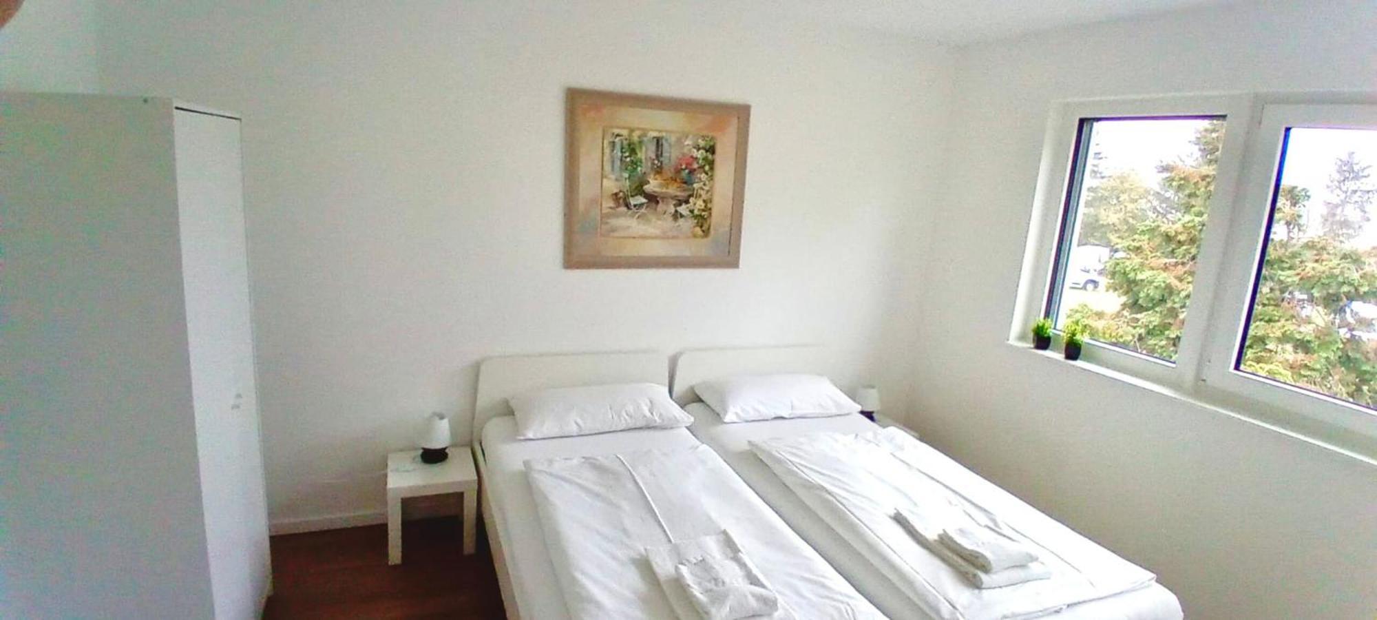 Neubau Appartement Mit Terasse, Privater Eingang,Parkplatz,Kueche Fürth Eksteriør bilde